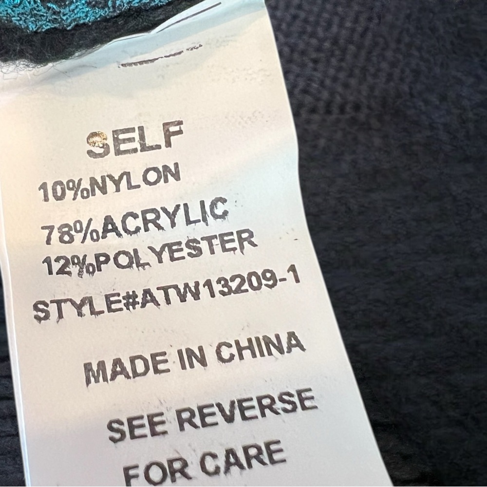 AND THE WHY oversized metallic paint accent sweater
S/M, M/L combo size - Picture 7 of 12